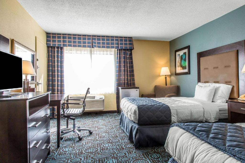 Regency Inn & Suites New London Mystic Kültér fotó